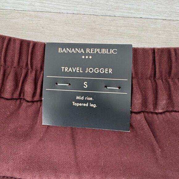 Banana Republic Travel Jogger Midrise Tapered Leg Maroon Mens Small - Picture 7 of 8